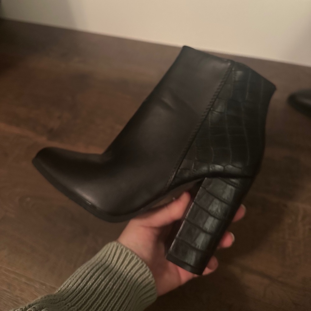 "Snake" Booties - Picture 4 of 4